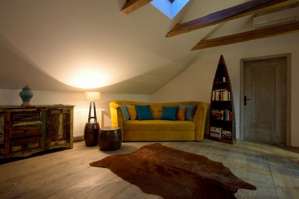 Bohemian Chic 2 Bedroom 2 Bathroom Loft With Hanging Chair Прага Екстериор снимка